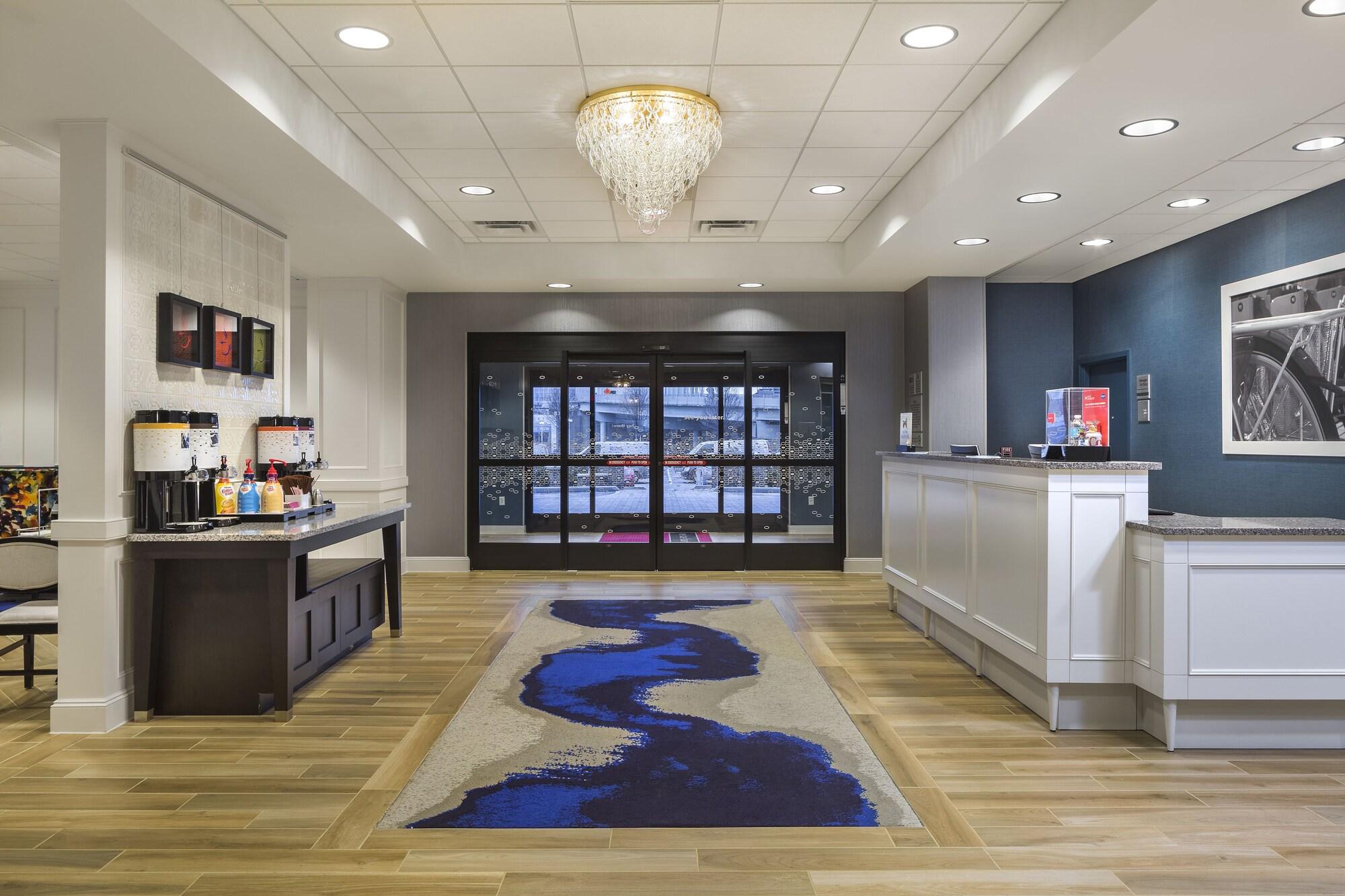 Hampton Inn & Suites Newport/Cincinnati, Ky Exterior photo