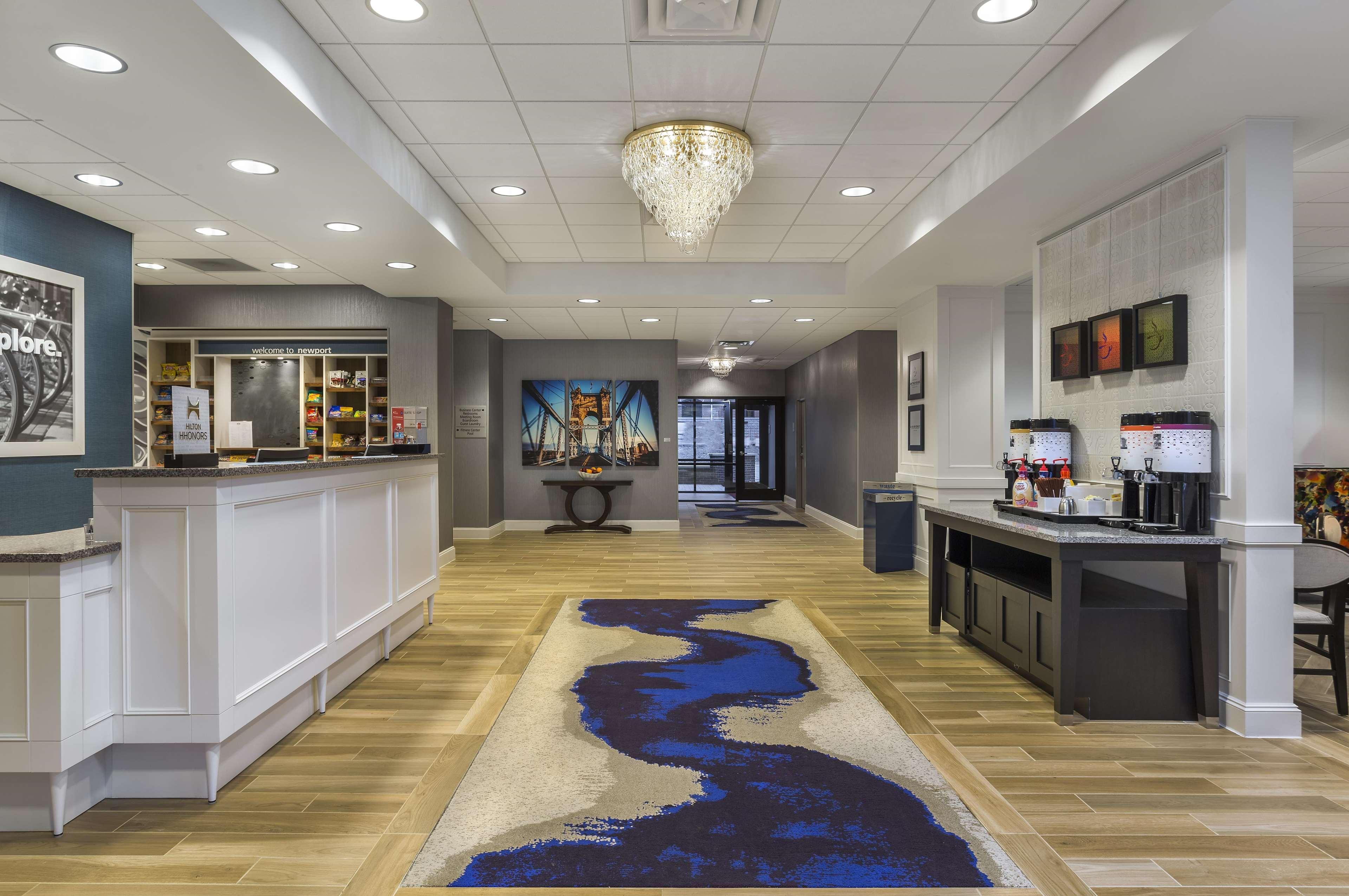 Hampton Inn & Suites Newport/Cincinnati, Ky Exterior photo